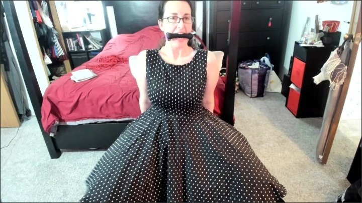 [Full HD] Prim And Proper - AbiGrey - - 00:09:56 | 1950, Dressed, Big Tits - 563,6 MB