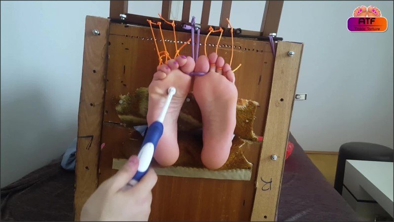 [Full HD] Female Colleagues Ticklish Feet In The Stock - Absolute Tickling Feet - -00:10:04 | Ticklish Soles, Roleplay, Ticklish Toes - 195,2 MB