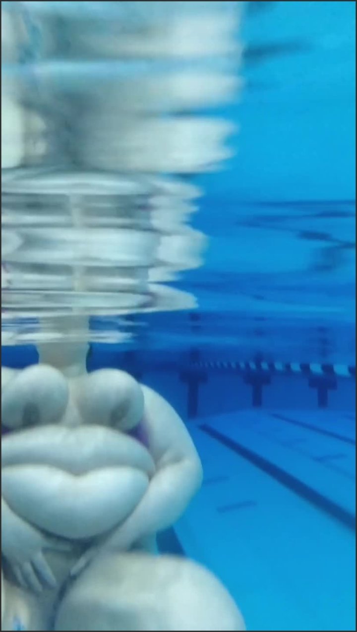 [SD] I 100 Got Busted Making This Video Of Me In The Pool I Hope You Re Happy - Delicious Delilah - - 00:11:12 | Red Head, Jiggle - 256,7 MB