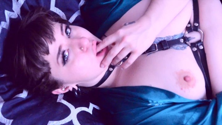 [HD] Freshie Juice Birdseye Solo Fuck And Squirt - Freshie Juice - ManyVids - 00:08:13 | Squirt, Milf - 709,7 MB
