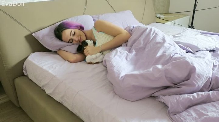 Happy Yulia Cum Before Go To Bed