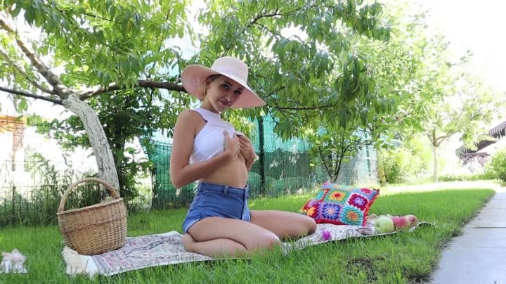 Happy Yulia Fuck Yourself And Riding
