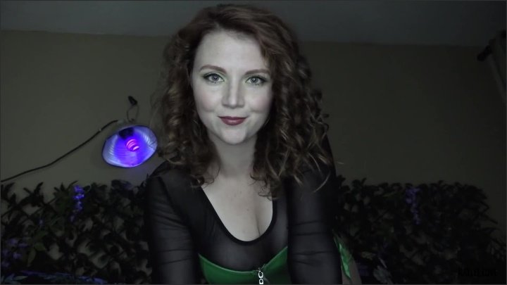 [Full HD] Poison Ivy Makes Robin Her Slave - HayleeLove - - 00:11:58 | Kink, Sissification, Big Tits - 163,5 MB