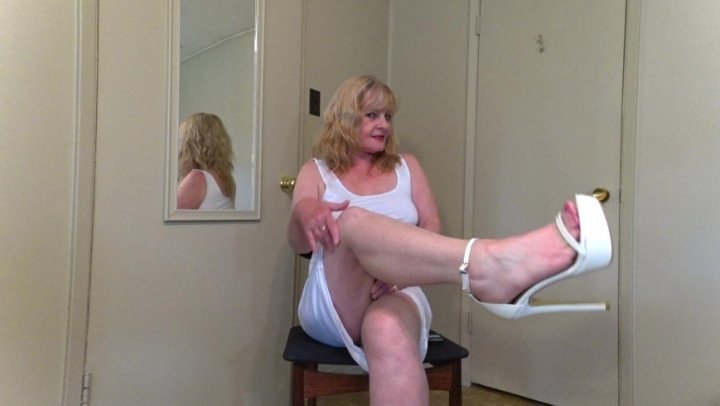 Hotwifejolee Mom In Sexy White Makes You Cream For He
