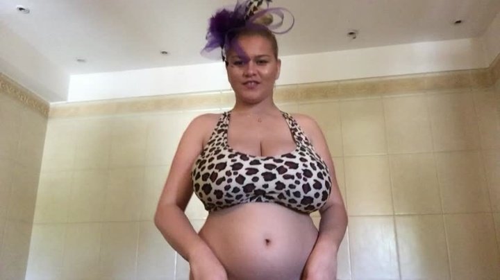 Hugeboobserin A Very Royal Boob Bouncing