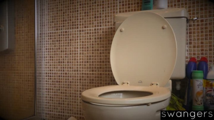 Jemstone Pornstar Hidden Cam P--Ing At My Friends House