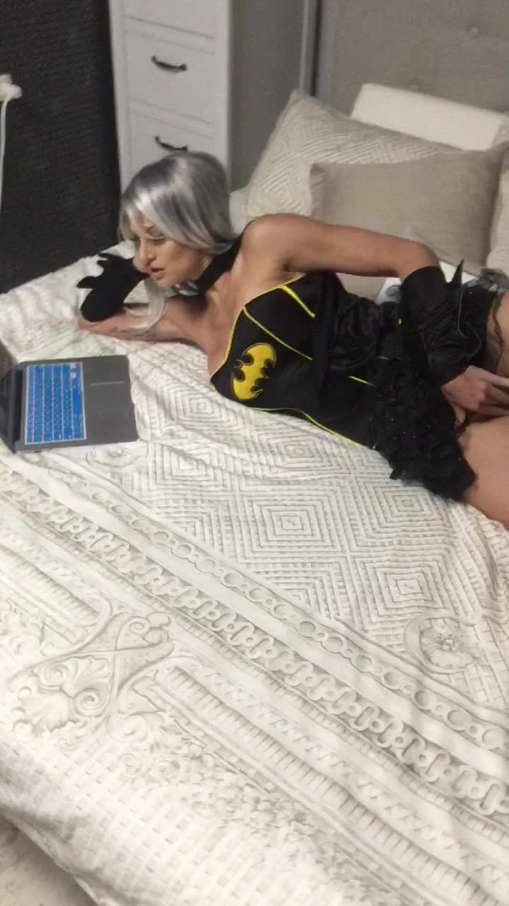 Batgirl Goes Buttgirl Anal