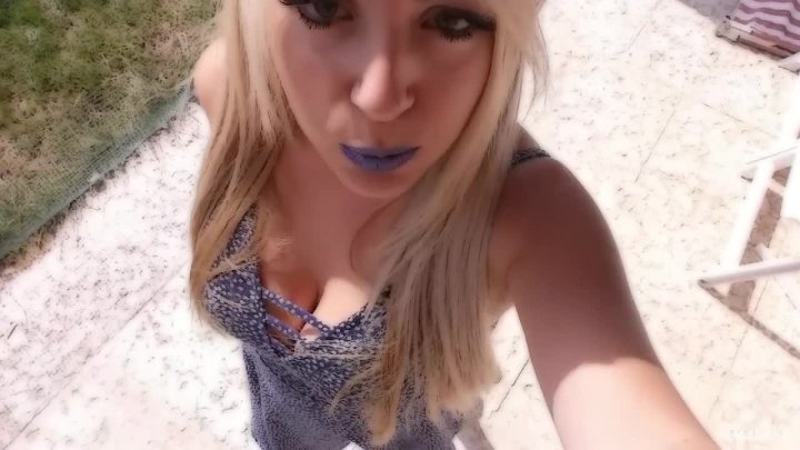 Jessica Smith Sputo In Faccia Al Porco Cristo