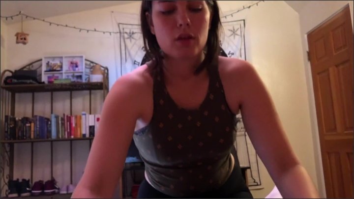 Josephhandliz 18 Year Old Girlfriend Gives Sensual Blowjob And Swallows Cum