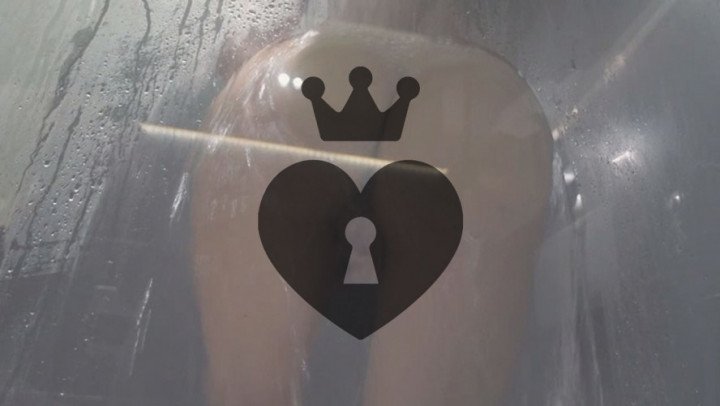 Luna X James Masturbating In A Hotel Bathroom