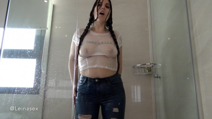 Leina Sex Custom Vid Getting Wet Spanish Style