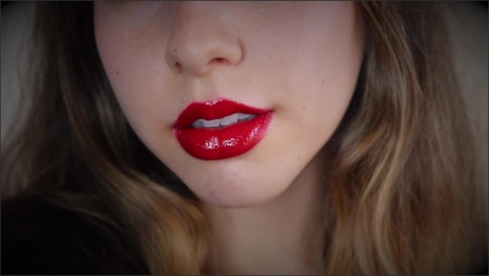 [Full HD] Princess Violette Red Glossy Lips Seduction - ManyVids-00:13:20 | - 485,8 MB