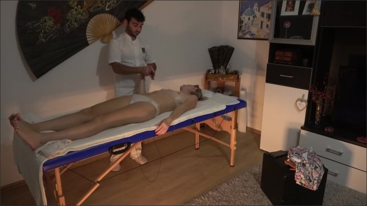 [WQHD] Hidden Camera In Massage Parlor Chubby Masseur Fucks Client - Maria Vertigo - - 00:34:38 | Cumshot, Massage Room, Loud Orgasm - 763,6 MB