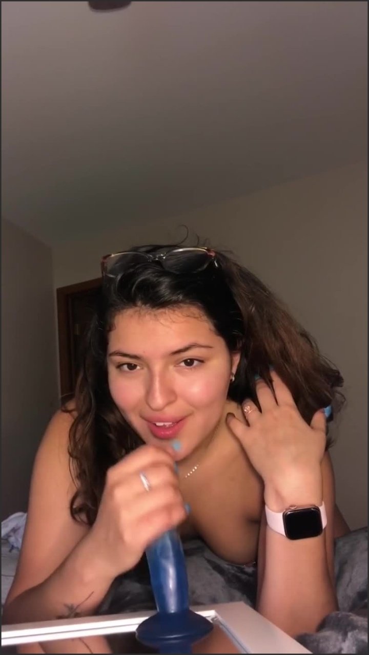 [SD] Michigan Teen Wants You To Give It To Her - Mellowcucumber - - 00:08:12 | Big Tits, Ridding, Blowjob - 114,4 MB