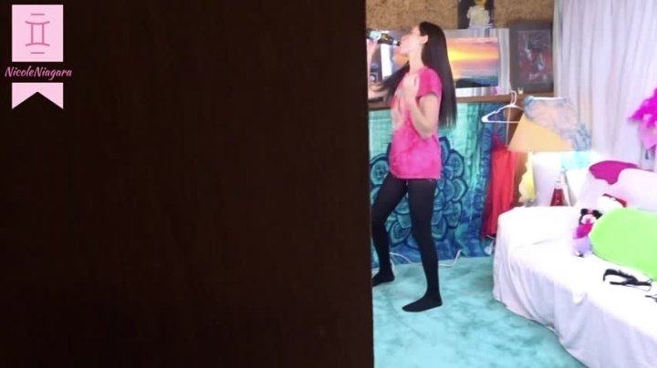 Nicoleniagara Sister Caught Dressing Slutty