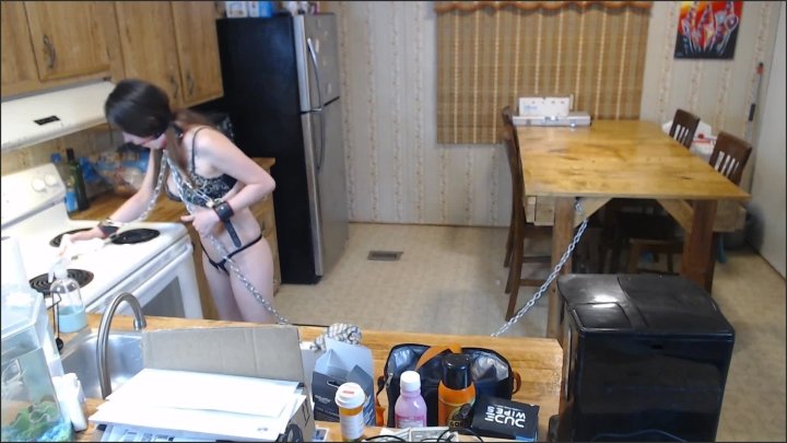 [Full HD] Purple Vayda Amateur Slut Vayda Cleans The Kitchen Chained Up - Purple Vayda -  - 00:22:06 | Chained, Slave Cleans, Tattooed Women - 467,5 MB