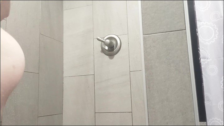 [Full HD] Booty Workout And Cumming In The Gym Shower - RebelRuth - - 00:09:22 | Shower Masturbation, Gym Workout, Amateur - 212,6 MB