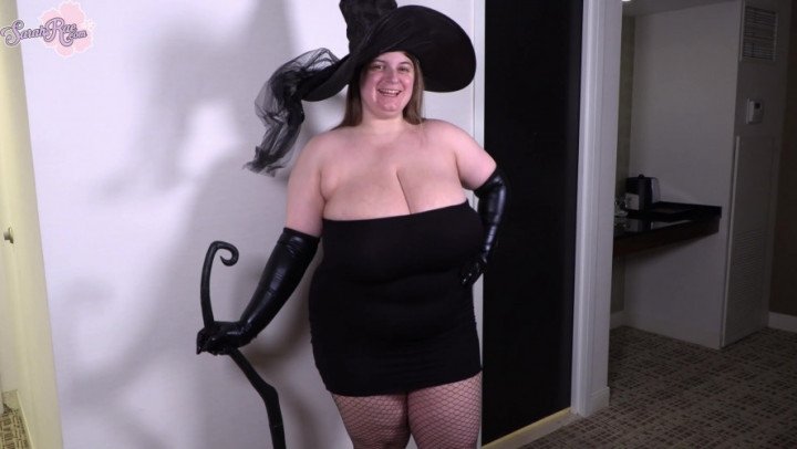 Sarah Rae Busty Witch