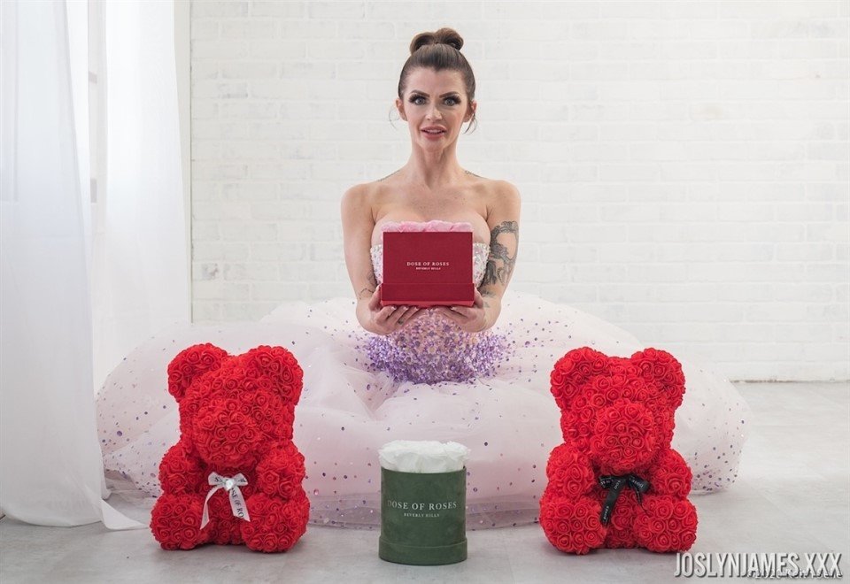 [Full HD] Joslyn James - In Ball Gown Love - Mix - SiteRip-00:02:19 | Solo, Milf, Dancing - 171,2 MB