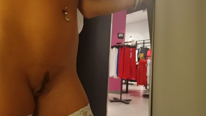 Una Alexandar Masturbate In New Yorker Dressing Room