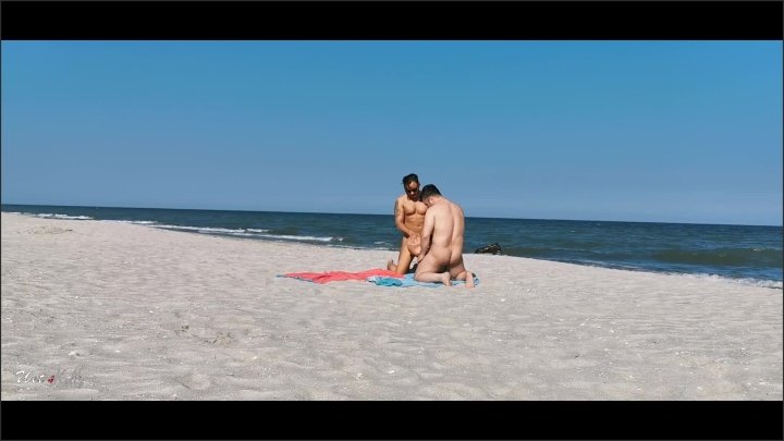 [Full HD] Sharing My Girl With A Stranger On The Public Beach Threesome Wetkelly - Wet Kelly - - 00:13:21 | Blowjob, Amateur Threesome - 237,7 MB