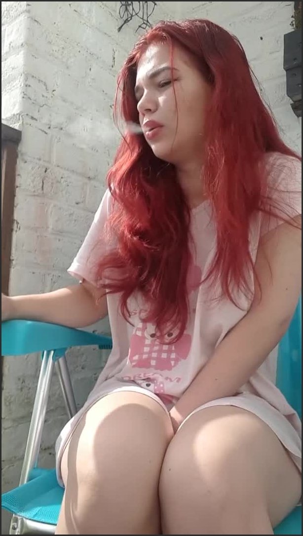 [SD] Xo Bunny P-- Desperation Redhead Must Finish Cigarette Outside The House To P--  - XO Bunny -  - 00:06:17 | Outside, Smoking Fetish, Public Smoking - 62,1 MB
