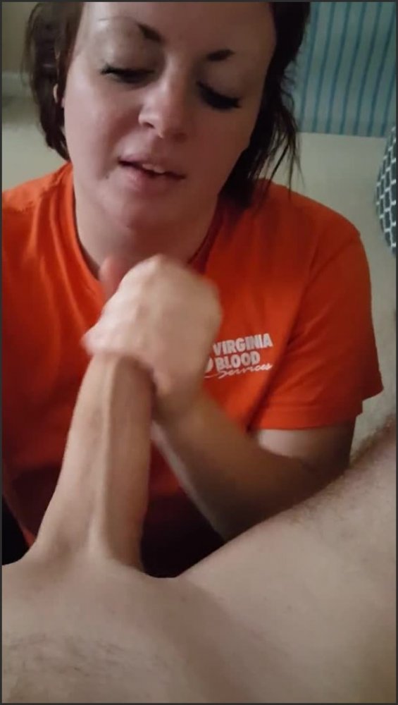 [SD] Hot Brunette Wife Sucking N Swallowing  - Xamateurcouple - -00:10:13 | Verified Amateurs, Deepthroat Swallow - 118,1 MB