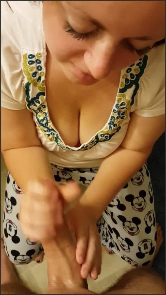 [SD] Jerking Hubby Off  - Xamateurcouple - -00:07:22 | Pov Handjob Cum, Verified - 80,8 MB