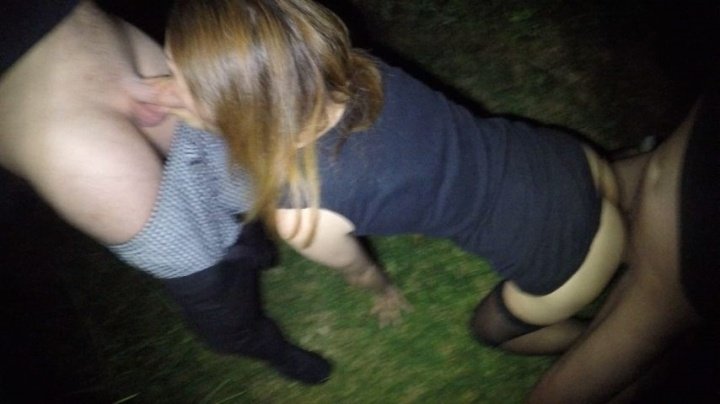 Cumonanna Anna Gets Spitroasted In The Park