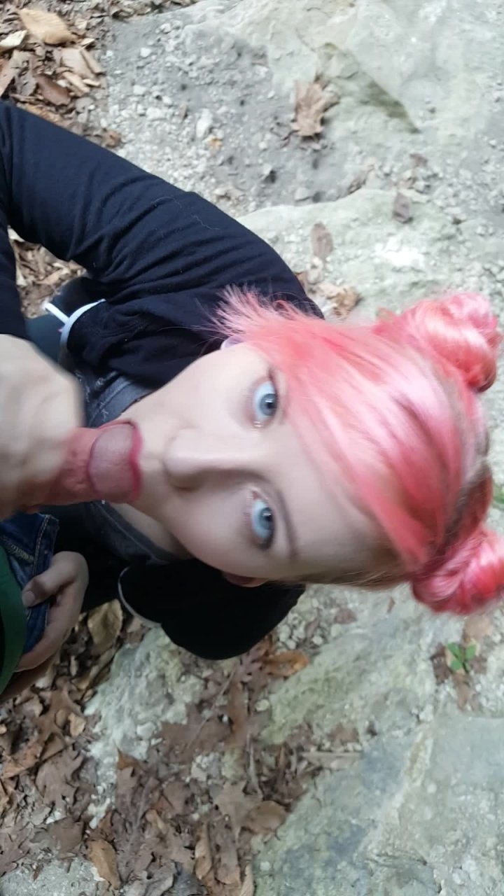 Kawaiifionna Blowjob In The Woods