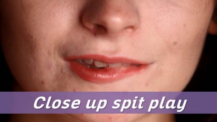Lolarosexxx Close Up Spit Play